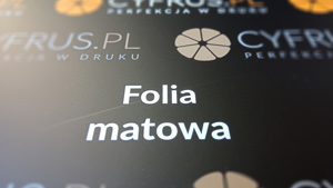 Folia matowa – na zdjęciu widoczne niewielkie zarysowanie folii